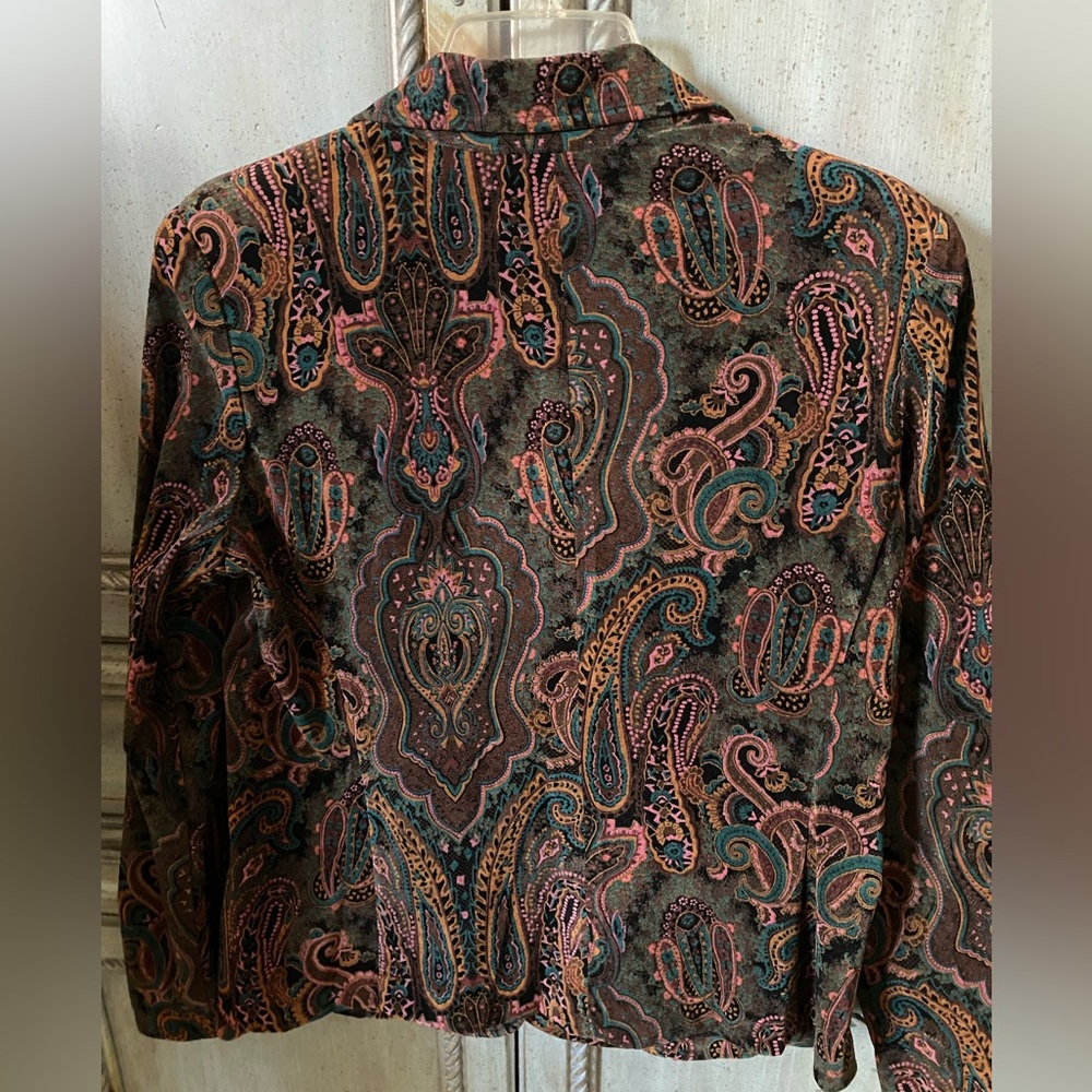 Script Vibrant Paisley Jacket - Picture 6 of 7